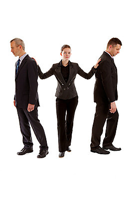 포토 JPG 해외이미지 직업 남자 비즈니스 사업가 성공 새로움 사람 정장 세명 사무실 비즈니스맨 비즈니스우먼 자신감 밀기 교체 옛날 해외202004 해외포토 옷 여자 감정 컨셉 모션 직장인 파일형식 이미지허브