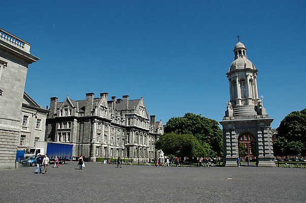 포토 JPG 해외이미지 가로등 건축양식 하늘 사람없음 파란색 도시풍경 조각상 힘 바위 도시 중세 대학교 아일랜드 더블린 정부 해외202004 해외포토 공공시설 건축 유럽 컬러 학교 풍경 조형물 돌_바위 역사 파일형식 이미지허브