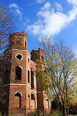 포토 JPG 해외이미지 구름 공원 호수 건축양식 하늘 사람없음 역사 폐허 해외202004 해외포토 자연요소 공공시설 건축 파일형식 이미지허브