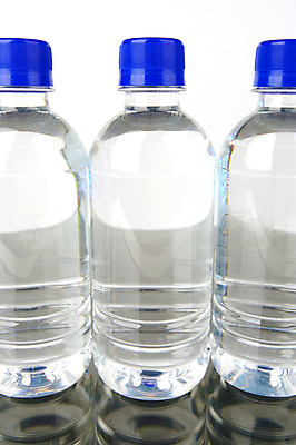 포토 JPG 해외이미지 음료 사람없음 초록색 물 환경 봄 행성 마시기 플라스틱 갈증 에코 내추럴 해외202004 해외포토 자연요소 계절 컬러 모션 재질 우주 파일형식 이미지허브