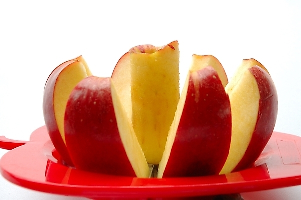 포토 JPG 해외이미지 접시 음식 조각 백그라운드 과일 건강 사람없음 빨간색 주방 식사 흰색 사과 자르기 고립 구역 채식주의자 핵심 해외202004 해외포토 식기 컬러 모션 채식 파일형식 이미지허브