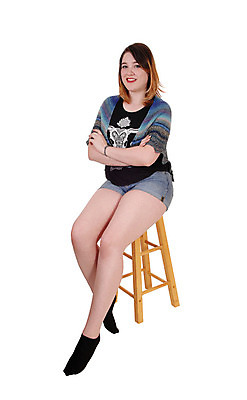 포토 JPG 해외이미지 백인 라이프스타일 여자 행복 유럽 신발 생각 의자 반바지 아침 휴식 양말 주택 갈색머리 실내 한명 미소 사람 앉기 20대 성인 옆모습 우주 흰색 가득함 싱글 길이 내추럴 혼자 스타일 해외202004 해외포토 주간 서양인 1 헤어스타일 감정 나라 뷰포인트 컬러 가구 컨셉 바지 모션 표정 청년 내부 건물 생활 파일형식 이미지허브