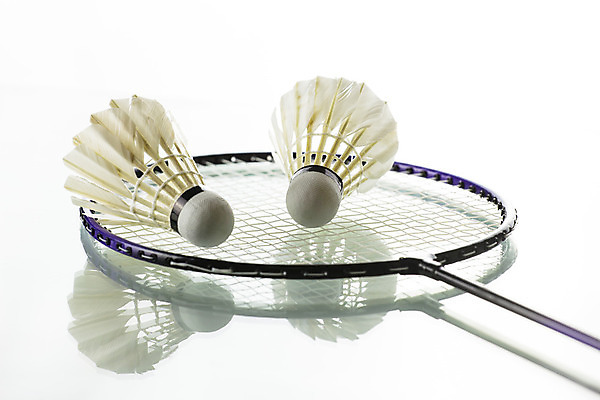 포토 JPG 해외이미지 직업 스포츠 포즈 백그라운드 공 놀이 실내 건강 그림자 경기 사람없음 세트 검은색 경쟁 장비 게임 흰색 라켓 그물 깃털 오브젝트 배드민턴 고립 법정 토너먼트 플레이어 해외202004 해외포토 스포츠용품 컬러 컨셉 내부 구기 파일형식 이미지허브