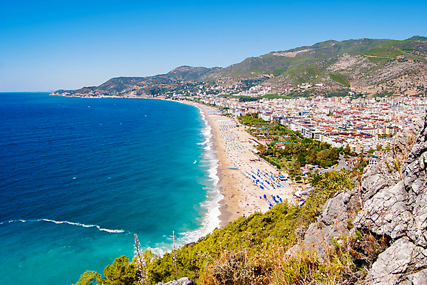 포토 JPG 해외이미지 나무 바다 여행 자연 하늘 휴가 산 따뜻함 파노라마 풍경 사람없음 초록색 물 여름 파란색 도시풍경 항구 봄 도시 만 뜨거움 숲 지중해 언덕 휴양지 장면 포트 타운 스카이라인 칠면조 해외202004 튀르키예 해외포토 자연요소 식물 계절 아시아 컬러 교통시설 조류 촬영기법 장소 생태계 파일형식 이미지허브