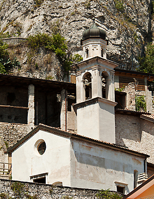포토 JPG 해외이미지 꽃 유럽 호수 여행 자연 하늘 지붕 휴가 휴식 산 풍경 사람없음 야외 여름 파란색 컬러풀 교회 탑 맑음 침묵 이탈리아 지중해 그림 휴양지 장면 산악지대 해외202004 해외포토 식물 건축물 계절 나라 바다 컬러 컨셉 종교건축 날씨 건물 소리 장소 생태계 파일형식 이미지허브