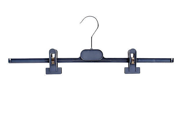 포토 JPG 해외이미지 1 옷 바지 집게 사람없음 목재 치마 갈색 금속 고리 닫기 옷걸이 싱글 클립 수납 고립 해외202004 해외포토 나무 컬러 재료 모션 재질 하의 파일형식 이미지허브