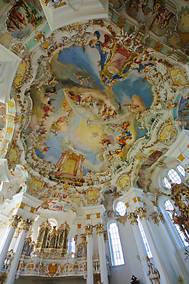 포토 JPG 해외이미지 유럽 여행 독일 풍경 사람없음 내부 장식 교회 여행객 세계문화유산 천장 스테인드글라스 제단 바이에른 해외202004 해외포토 나라 종교건축 유리 사람 건물 문화재 파일형식 이미지허브