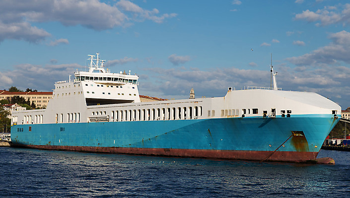 포토 JPG 해외이미지 산업 바다 비즈니스 교통시설 항해 사람없음 파란색 항구 거래 화물 상품 큼 기중기 무역 상업 포트 무거움 적재 로딩 수입 터미널 해외202004 해외포토 컬러 교통 배_교통 운송업 중장비 무게 크기 시설 파일형식 이미지허브