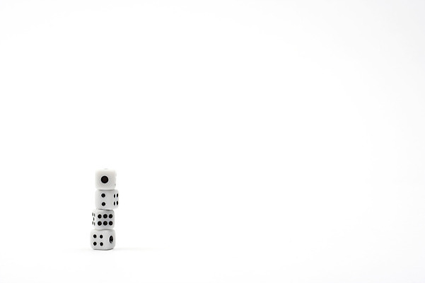 포토 JPG 해외이미지 돈 사람없음 금융 숫자 유로 게임 우승 행운 도박 결과 위험 큐브 카지노 주사위 기회 투자 가능 해외202004 해외포토 문자 컨셉 비즈니스 놀이 경제 최고 재산 파일형식 이미지허브