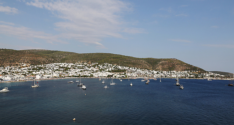 포토 JPG 해외이미지 바다 요트 건축양식 주택 사람없음 파란색 도시풍경 항구 만 보트 언덕 포트 해외202004 해외포토 건축 컬러 배_교통 교통시설 풍경 건물 도시 파일형식 이미지허브