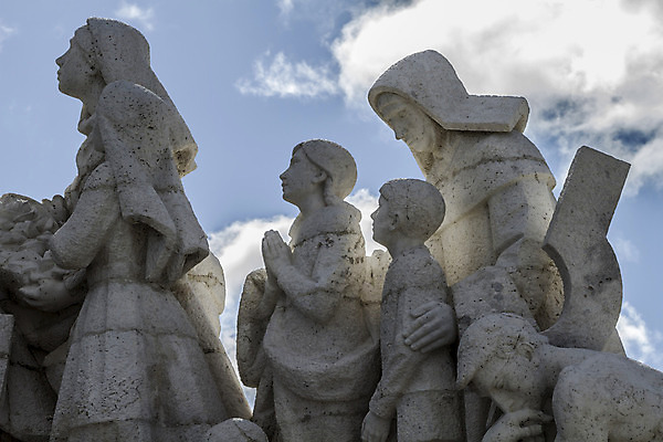 포토 JPG 해외이미지 손 기독교 종교 컨셉 관계 천사 함께함 창조 미술 사람없음 조각상 탑 검은색 성경 희망 터치 천주교 종 도움 영혼 스페인 구출 클래식 닫기 연결 집중 승진 돌봄 르네상스 마드리드 신앙심 헬프 해외202004 해외포토 건축물 감정 유럽 컬러 종교용품 모션 문화예술 신체부위 조형물 파일형식 이미지허브