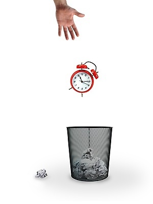 포토 JPG 해외이미지 종이 시계 사람없음 사무실 재활용 쓰레기통 캔 쓰레기 폐기물 공포 낭비 구김 해외202004 해외포토 컨셉 비즈니스 모션 친환경 파일형식 이미지허브