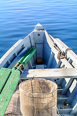 포토 JPG 해외이미지 호수 밧줄 바다 여행 요트 하늘 휴가 항해 사람없음 목재 물 금속 항구 장비 흰색 보트 삼 코드 철 정박 묘사 방파제 보안 매듭 해군 닻 돛대 옛날 철강 해외202004 해외포토 자연요소 나무 공공시설 줄 컬러 배_교통 채소 재료 교통시설 재질 군대 안전 파일형식 이미지허브