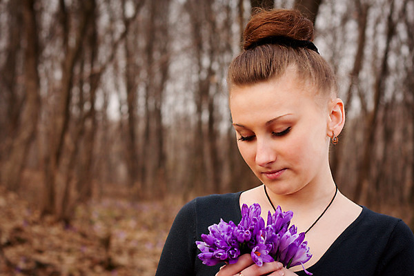 포토 JPG 해외이미지 모델 손 여자 꽃 꽃다발 꽃무늬 자연 휴식 건강 한명 사람 성인 초록색 청춘 유행 우아함 스노드롭 스타일 해외202004 해외포토 식물 1 컬러 컨셉 무늬 신체부위 생태계 파일형식 이미지허브