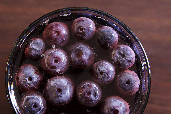 포토 JPG 해외이미지 음료 과일 유리 포도 건강 사람없음 가로 주스 마시기 신선 건강식 해외202004 해외포토 음식 모션 재질 파일형식 이미지허브