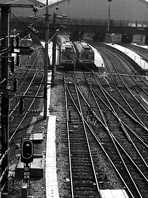 포토 JPG 해외이미지 유럽 여행 교통시설 항해 사람없음 기차 프랑스 기다림 티켓 역 도착 트랙 떠남 파리(프랑스) 해외202004 해외포토 나라 육상교통 교통 배_교통 모션 대중교통 시설 파일형식 이미지허브