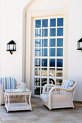 포토 JPG 해외이미지 바다 하늘 휴가 사람없음 파란색 빛 태양 흰색 그리스 시골집 해외202004 해외포토 자연요소 유럽 컬러 주택 파일형식 이미지허브