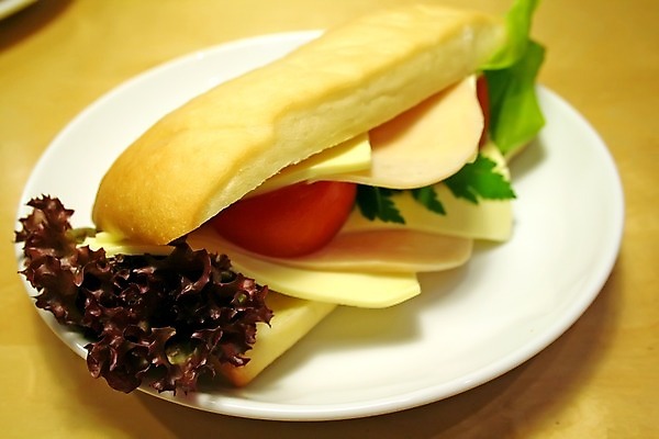 포토 JPG 해외이미지 접시 음식 빵 다이어트 토마토 치즈 샌드위치 요리 사람없음 식당 식사 샐러드 아침식사 상추 먹기 햄 슬라이스 롤 베이글 후추 점심식사 살라미 해외202004 해외포토 식기 채소 모션 유제품 건강 육류 상점 향신료 파일형식 이미지허브