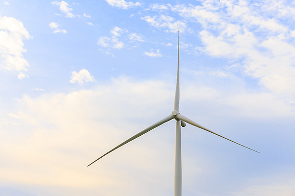 포토 JPG 해외이미지 식물 구름 산업 자연 하늘 바람 사람없음 야외 초록색 파란색 글로벌 농장 환경 탑 힘 일몰 새벽 재활용 풍차 발전기 에너지 흰색 칼날 닫기 역 보호 오브젝트 프로펠러 세대 유지 방앗간 개발 공급 해외202004 해외포토 자연요소 건축물 컬러 컨셉 농업 교통시설 모션 날씨 노을 발전소 친환경 생태계 파일형식 이미지허브