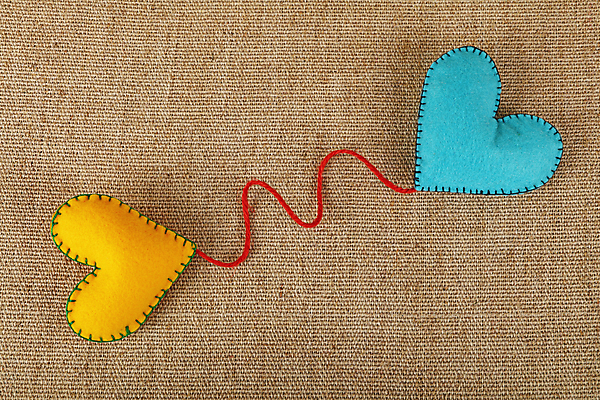 포토 JPG 해외이미지 모양 템플릿 2 함께함 발렌타인데이 창조 선물 사랑 미술 취미 사람없음 빨간색 파란색 컬러풀 노란색 우주 하트 직물 실 닫기 정상 연결 삼베 캔버스 노끈 수공예 내추럴 양모 펠트 해외202004 해외포토 감정 줄 컬러 컨셉 모션 데이이벤트 문화예술 공예 파일형식 천_직물 이미지허브