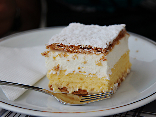 포토 JPG 해외이미지 접시 조각 포크 사람없음 장식 케이크 크림 해외202004 해외포토 식기 디저트 파일형식 이미지허브