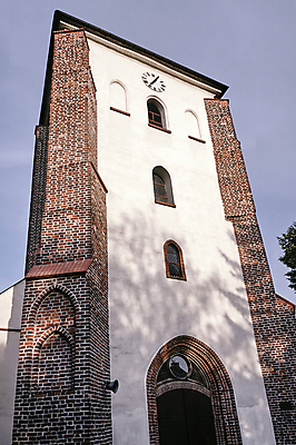 포토 JPG 해외이미지 나무 유럽 건축양식 창문 하늘 지붕 벽돌 사람없음 건물 울타리 탑 도시 중세 타일 폴란드 천연기념물 해외202004 해외포토 식물 건축물 건축 나라 담장 역사 파일형식 이미지허브