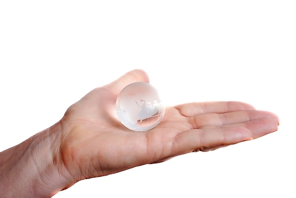 포토 JPG 해외이미지 손 지구 컨셉 공 자연 하늘 사람없음 파란색 세계 글로벌 지구본 환경 행성 에너지 보호 대륙 에코 생태계 고립 생태학 여의주 오존 지리 해외202004 해외포토 교육 컬러 신체부위 우주 파일형식 이미지허브