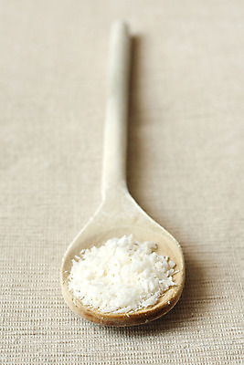 포토 JPG 해외이미지 음식 건강 요리 사람없음 목재 숟가락 흰색 순수 유기농 코코넛 성분 무생채 해외202004 해외포토 나무 웰빙 컬러 컨셉 과일 재료 수저 파일형식 이미지허브