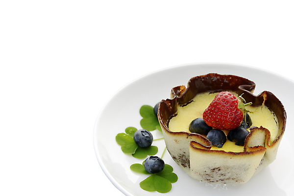 포토 JPG 해외이미지 접시 음식 백그라운드 잎 딸기 디저트 사람없음 노란색 케이크 여러개 껍질 흰색 신선 달콤 맛 클로버 작음 굽기 크림 미니 커스터드 타르트 페스츄리 해외202004 해외포토 식물 식기 빵 컬러 다수 컨셉 과일 크기 구이 파이_빵 파일형식 이미지허브