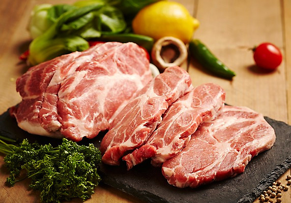 포토 JPG 스튜디오촬영 채소 식재료 실내 파슬리 생고기 육류 돼지고기 사람없음 목재 돌판 목심 국내포토 나무 재료 내부 돌_바위 파일형식