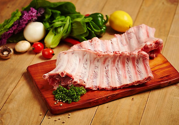 포토 JPG 스튜디오촬영 식재료 방울토마토 실내 파슬리 생고기 육류 돼지고기 사람없음 목재 레몬 청경채 양송이 나무도마 등갈비 쌈채소 국내포토 나무 토마토 채소 과일 재료 도마 내부 버섯 파일형식