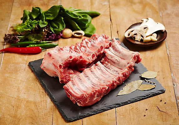 포토 JPG 스튜디오촬영 식재료 고추 실내 생고기 육류 돼지고기 사람없음 목재 상추 양송이 돌판 등갈비 새송이버섯 쌈채소 월계수 국내포토 나무 채소 재료 내부 버섯 돌_바위 파일형식