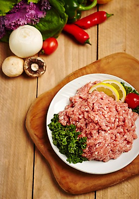 포토 JPG 스튜디오촬영 접시 식재료 방울토마토 고추 양파 피망 실내 파슬리 생고기 육류 돼지고기 사람없음 목재 상추 레몬 슬라이스 양송이 나무도마 쌈채소 다짐육 플랫레이 국내포토 나무 식기 토마토 채소 과일 재료 도마 내부 버섯 플랫 파일형식