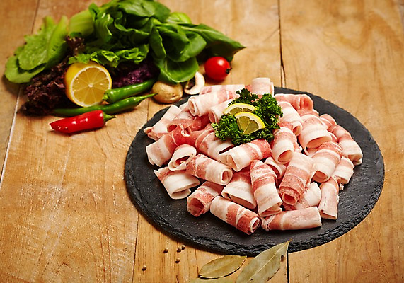 포토 JPG 스튜디오촬영 식재료 고추 실내 파슬리 생고기 육류 돼지고기 사람없음 목재 상추 레몬 삼겹살 슬라이스 양송이 대패삼겹살 돌판 쌈채소 월계수 국내포토 나무 채소 과일 재료 내부 버섯 돌_바위 파일형식