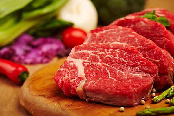 포토 JPG 스튜디오촬영 식재료 실내 생고기 육류 근접촬영 사람없음 목재 아웃포커스 소고기 아스파라거스 한우 안심 나무도마 마블링 국내포토 나무 뷰포인트 채소 재료 도마 촬영기법 내부 파일형식