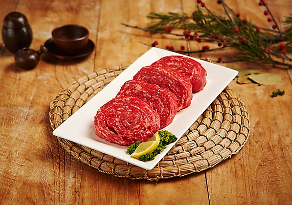 포토 JPG 스튜디오촬영 접시 식재료 실내 생고기 육류 사람없음 목재 소고기 볏짚 레몬 슬라이스 한우 국내포토 나무 식기 과일 재료 내부 짚 파일형식