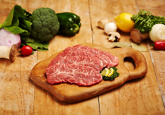 포토 JPG 스튜디오촬영 식재료 방울토마토 양파 피망 실내 파슬리 생고기 육류 사람없음 목재 소고기 브로콜리 레몬 슬라이스 홍고추 청경채 양송이 한우 나무도마 마블링 부채살 새송이버섯 국내포토 나무 토마토 채소 과일 재료 고추 도마 내부 버섯 파일형식