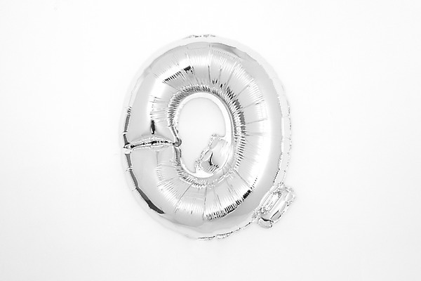 포토 JPG 스튜디오촬영 문자 알파벳 영어 기념일 대문자 누끼 이벤트 사람없음 파티 은색 파티용품 풍선 Q 헬륨 국내포토 컬러 실내 원소 이벤트용품 파일형식