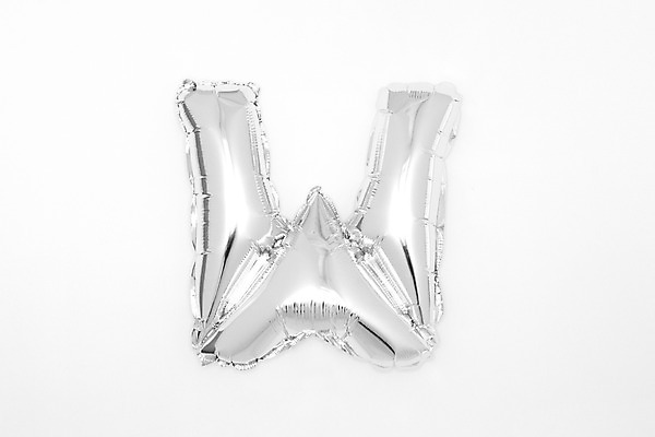 포토 JPG 스튜디오촬영 문자 알파벳 영어 기념일 대문자 누끼 이벤트 사람없음 파티 은색 파티용품 풍선 W 헬륨 국내포토 컬러 실내 원소 이벤트용품 파일형식