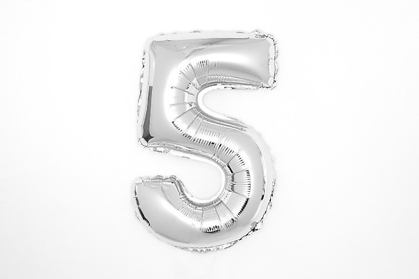 포토 JPG 스튜디오촬영 문자 기념일 누끼 이벤트 사람없음 숫자 파티 은색 파티용품 아라비아숫자 5 풍선 헬륨 국내포토 컬러 실내 원소 이벤트용품 파일형식