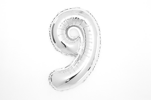 포토 JPG 스튜디오촬영 문자 기념일 누끼 이벤트 사람없음 숫자 파티 9 은색 파티용품 아라비아숫자 풍선 헬륨 국내포토 컬러 실내 원소 이벤트용품 파일형식