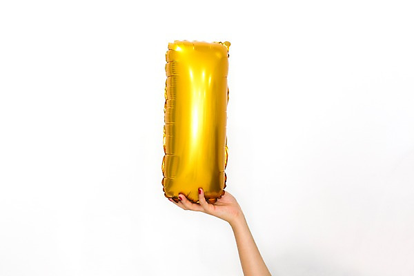 포토 JPG 스튜디오촬영 문자 손 알파벳 영어 기념일 대문자 누끼 이벤트 신체부위 파티 파티용품 풍선 I 헬륨 국내포토 실내 사람 원소 이벤트용품 파일형식