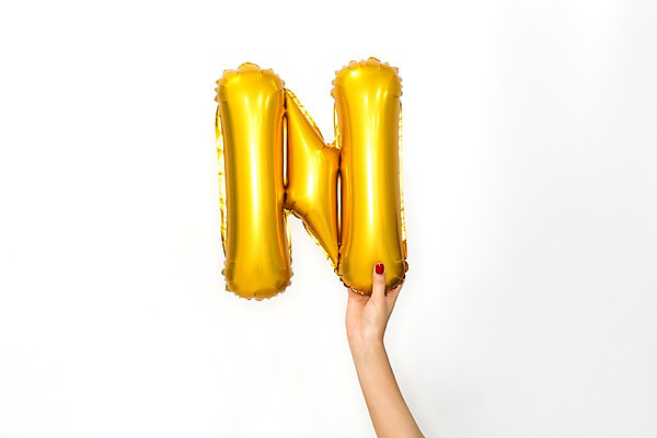 포토 JPG 스튜디오촬영 문자 손 알파벳 영어 기념일 대문자 누끼 이벤트 신체부위 파티 N 파티용품 풍선 헬륨 국내포토 실내 사람 원소 이벤트용품 파일형식