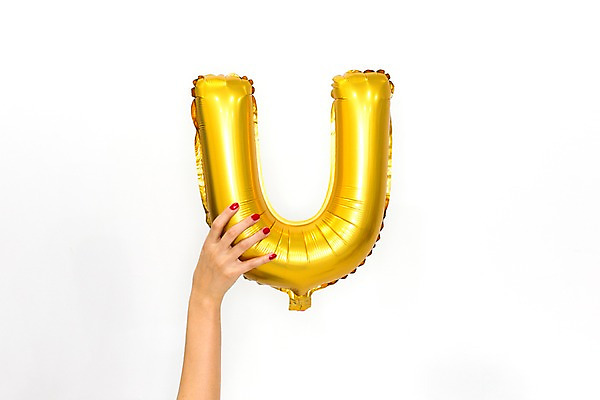 포토 JPG 스튜디오촬영 문자 손 알파벳 영어 기념일 대문자 누끼 이벤트 신체부위 파티 U 파티용품 풍선 헬륨 국내포토 실내 사람 원소 이벤트용품 파일형식