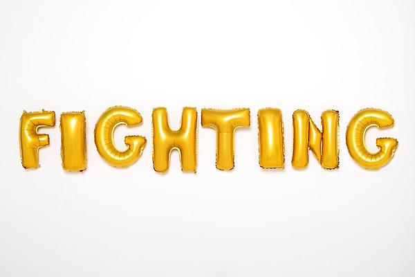 포토 JPG 스튜디오촬영 문자 알파벳 영어 기념일 백그라운드 응원 대문자 이벤트 사람없음 파티 파이팅 금색 파티용품 풍선 헬륨 국내포토 컬러 모션 실내 원소 이벤트용품 파일형식