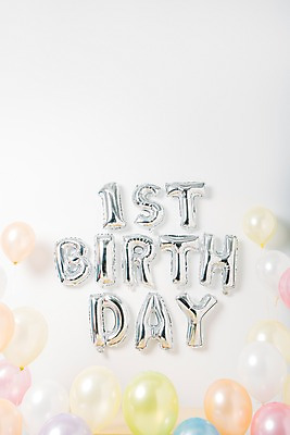 포토 JPG 스튜디오촬영 문자 알파벳 영어 기념일 백그라운드 대문자 이벤트 사람없음 파티 생일파티 생일 은색 파티용품 풍선 헬륨 국내포토 컬러 실내 원소 이벤트용품 파일형식