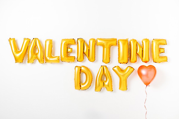 포토 JPG 스튜디오촬영 문자 알파벳 영어 기념일 백그라운드 대문자 발렌타인데이 이벤트 사람없음 파티 금색 하트 파티용품 풍선 헬륨 국내포토 모양 컬러 데이이벤트 실내 원소 이벤트용품 파일형식