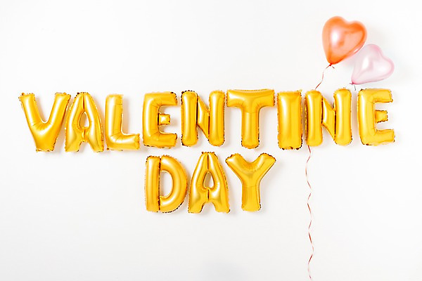 포토 JPG 스튜디오촬영 문자 알파벳 영어 기념일 백그라운드 대문자 발렌타인데이 이벤트 사람없음 파티 금색 하트 파티용품 풍선 헬륨 국내포토 모양 컬러 데이이벤트 실내 원소 이벤트용품 파일형식