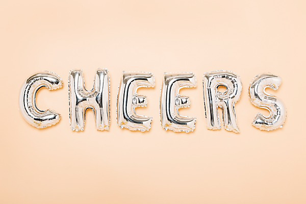 포토 JPG 스튜디오촬영 문자 알파벳 영어 기념일 백그라운드 응원 대문자 이벤트 사람없음 파티 은색 파티용품 풍선 헬륨 국내포토 컬러 실내 원소 이벤트용품 파일형식