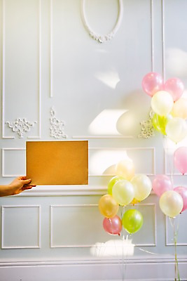 포토 JPG 손 기념일 종이 벽 백그라운드 신체부위 파티 파티용품 풍선 헬륨 국내포토 사람 이벤트 원소 이벤트용품 파일형식